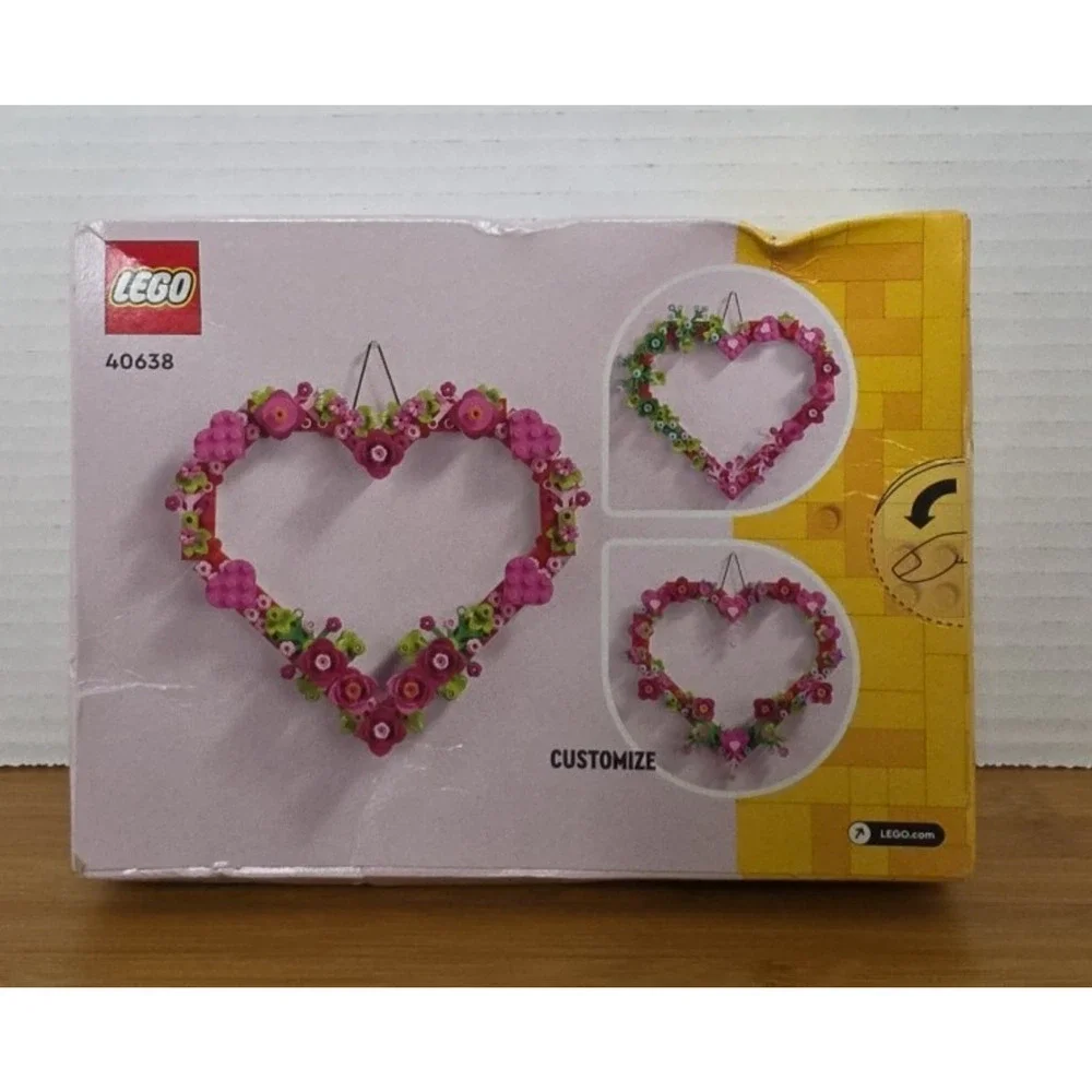 LEGO Iconic:‎ Heart Ornament (40638) New-- Box Damaged